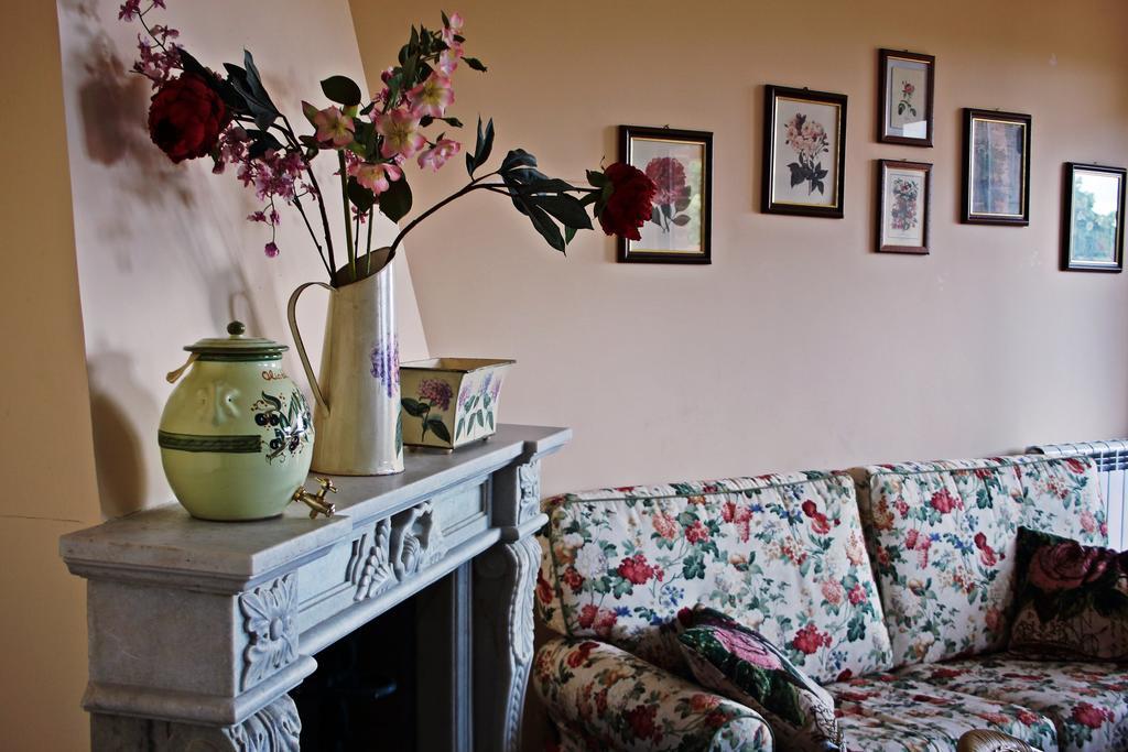 Appartamento Vacanze Magnolia E Glicine Tuoro sul Trasimeno Luaran gambar