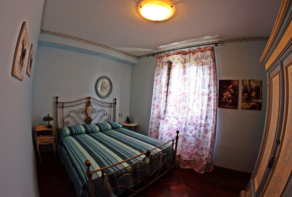 Appartamento Vacanze Magnolia E Glicine Tuoro sul Trasimeno Luaran gambar