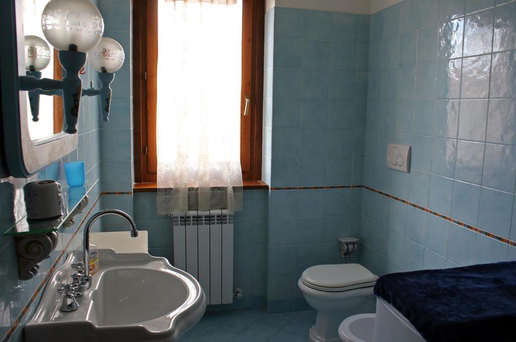 Appartamento Vacanze Magnolia E Glicine Tuoro sul Trasimeno Luaran gambar