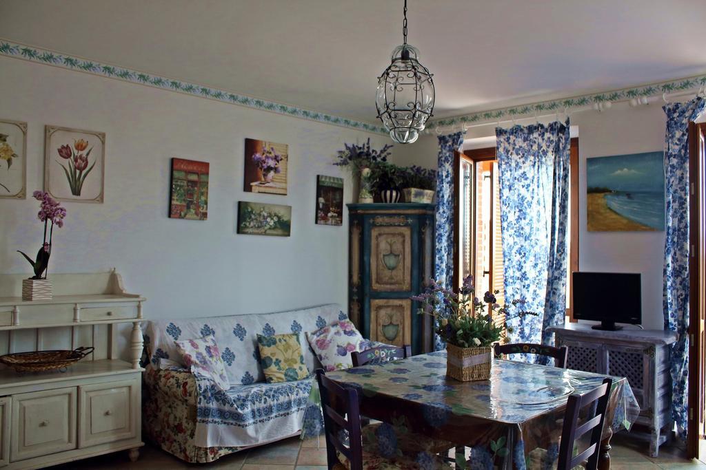 Appartamento Vacanze Magnolia E Glicine Tuoro sul Trasimeno Luaran gambar