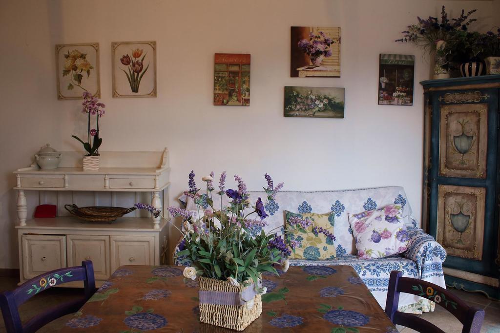 Appartamento Vacanze Magnolia E Glicine Tuoro sul Trasimeno Luaran gambar